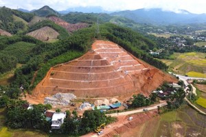 Dự án Khắc phục hậu quả thiên tai, sạt lở khu dân cư Van Cà Vãi chỉ mới thực hiện hơn 23%.