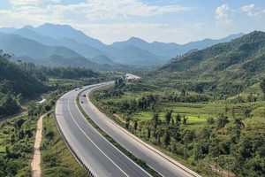 Nghiên cứu triển khai dự án theo phương thức đối tác công tư (PPP), hợp đồng BOT để thu hút nguồn lực của xã hội, giảm gánh nặng cho ngân sách nhà nước.