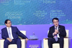 Thứ trưởng Bộ Kế hoạch và Đầu tư Trần Quốc Phương chia sẻ tại Phiên đối thoại.