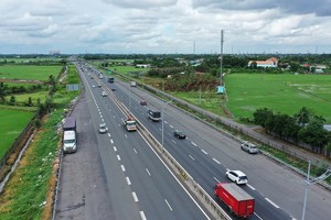 Đường cao tốc TP.HCM - Trung Lương - Ảnh: Lê Toàn 