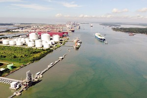 Các dự án mới của doanh nghiệp nhà nước được triển khai và thực hiện rất ít trong giai đoạn vừa qua, kéo theo hệ quả là năng lực cạnh tranh của khu vực này bị ảnh hưởng không nhỏ. Trong ảnh: Kho cảng LNG, một trong những công trình trọng điểm quốc gia, được khánh thành tháng 10/2023 