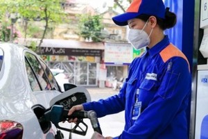 Theo Bộ Công thương, xăng dầu là mặt hàng nhạy cảm, ảnh hưởng tới an ninh kinh tế, năng lượng. Nhà nước vẫn cần công cụ kiểm soát.
