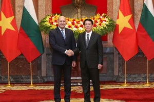 Chủ tịch nước Lương Cường đón, hội đàm với Tổng thống Bulgaria 