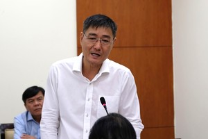 Ông Nguyễn Nam Bình, Cục trưởng Cục Thuế TP.HCM phát biểu tại phiên thảo luận tổ. Ảnh: Trọng Tín.