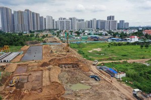 Dự án thành phần 2 - Bồi thường, hỗ trợ, tái định cư đường Vành đai 3 đoạn qua TP.HCM chậm tiến độ. Công tác giải phóng mặt bằng của các địa phương chưa hoàn thành. Ảnh: Lê Toàn