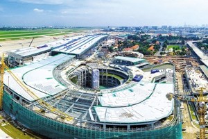 Dự án Nhà ga hành khách T3 - Cảng hàng không quốc tế Tân Sơn Nhất đang được Tổng công ty Cảng hàng không Việt Nam đẩy nhanh tiến độ để đưa vào khai thác vào ngày 30/4/2025, vượt tiến độ 2 - 3 tháng.