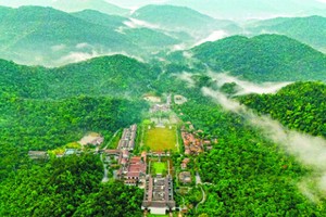 Trung tâm Văn hóa Trúc Lâm thuộc quần thể di tích lịch sử và danh lam thắng cảnh Yên Tử 