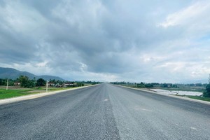 Một đoạn cao tốc Vân Phong - Nha Trang.