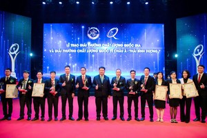 Đại diện các nhà máy của C.P. Việt Nam nhận giải tại chương trình
