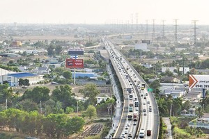 Một đoạn cao tốc TP.HCM - Trung Lương 