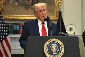 Tổng thống Mỹ Donald Trump phát biểu tại Phòng họp Roosevelt ở Nhà Trắng vào ngày 21/1. Ảnh: AFP 