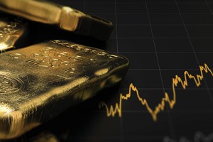 "Bạc mặt" vì vàng