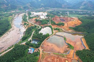 Khu vực khai thác, tập kết đất hiếm của Công ty Thái Dương tại mỏ Yên Phú (Văn Yên, Yên Bái) Ảnh: Văn Đức 