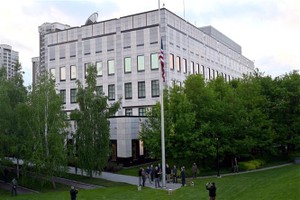 Đại sứ quán Mỹ tại Kiev, Ukraine. (Ảnh: AFP/TTXVN)