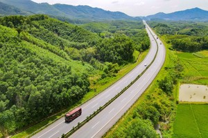 Một đoạn cao tốc Nội Bài - Lào Cai do VEC đầu tư, vận hành, khai thác. 