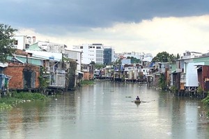 TP.HCM muốn di dời gần 40.000 căn nhà ven kênh rạch sông để khai thác quỹ đất, phát triển kinh tế, chỉnh trang đô thị
