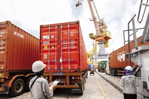 Nhiều nhiệm vụ, giải pháp đã được đặt ra nhằm đạt mục tiêu tăng trưởng kinh tế 8% trở lên trong năm nay. Ảnh: Đức Thanh 