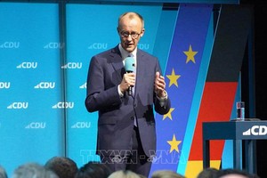 Lãnh đạo đảng Liên minh Dân chủ/Xã hội Cơ đốc giáo (CDU/CSU) Đức Friedrich Merz phát biểu vận động cử tri trước cuộc bầu cử Quốc hội tại Berlin, ngày 23/2/2025. (Ảnh: Kyodo/TTXVN) 