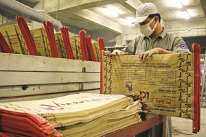 Thuế xuất khẩu clinker, cộng với thuế phòng vệ thương mại tại một số thị trường và áp lực cạnh tranh với các “đối thủ” lớn… khiến ngành xi măng “hụt hơi” xuất khẩu. 