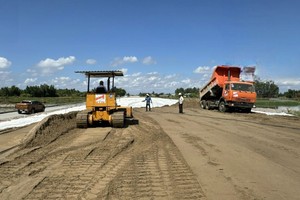 Thi công cao tốc Bắc - Nam phía Đông, đoạn Cần Thơ - Cà Mau.