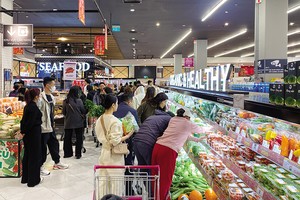 Để thúc đẩy tăng trưởng, không còn cách nào khác, vẫn phải dựa vào 3 động lực xuất khẩu, tiêu dùng và đầu tư công. Ảnh: Đức Thanh 