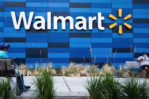 Bên ngoài một cửa hàng Walmart ở Washington, D.C. Ảnh: AFP