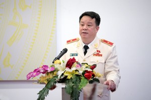 Tân Phó chủ nhiệm Nguyễn Quốc Hùng phát biểu nhận nhiệm vụ.