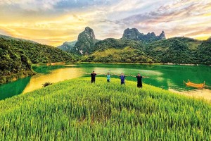 Vịnh Pá Khôm - một trong những điểm đến hấp dẫn tại Lai Châu. Ảnh: Sở Văn hóa, Thể thao và Du lịch Lai Châu cung cấp. 