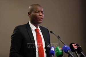 Ông Ronald Lamola. Ảnh: Getty Images/TTXVN