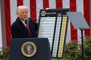 Hàng loạt tỷ phú chỉ trích chính sách thuế quan của Donald Trump