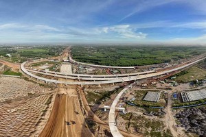 Tuyến T1 đoạn từ nút giao Quốc lộ 51 vào sân bay Long Thành. (Ảnh: Lê Toàn) 