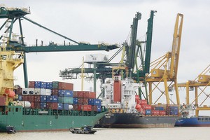 Chính sách thuế quan của Mỹ có thể khiến sản lượng xuất nhập khẩu hàng hóa của Việt Nam suy giảm