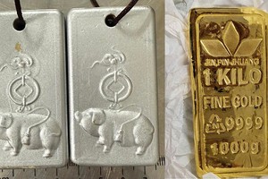 Liên tục bắt nhiều vụ nhập lậu vàng qua Sân bay Nội Bài 