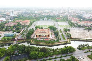 TP. Đồng Hới hiện nay được xác định là trung tâm hành chính của tỉnh Quảng Bình - Quảng Trị sau hợp nhất