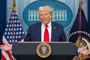 Tổng thống Mỹ Donald Trump phát biểu trong một cuộc họp báo tại Nhà Trắng. Ảnh: THX/TTXVN