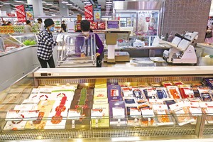 Kích cầu nội địa là một giải pháp quan trọng để thúc đẩy tăng trưởng kinh tế. Ảnh: Đức Thanh 