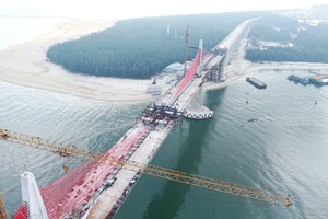 Cầu vượt cửa biển Thuận An thuộc Dự án tuyến đường bộ ven biển Huế