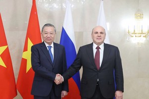 Tổng Bí thư Tô Lâm và Thủ tướng Liên bang Nga Mikhail Mishustin. Ảnh: TTXVN 