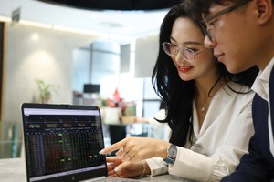 Dòng tiền đang tập trung vào các nhóm cổ phiếu có câu chuyện riêng như Vingroup, đầu tư công, năng lượng… 