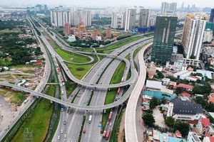 UBND TP.HCM yêu cầu các sở, ban, ngành, địa phương đôn đốc đẩy nhanh tiến độ phân bổ và giải ngân vốn đầu tư công năm 2025.