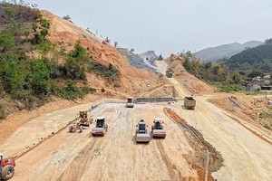 Tập đoàn Đèo Cả thi công Dự án PPP cao tốc Hữu Nghị - Chi Lăng. 