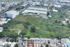 Khu đất I/82 A phường Tây Thạnh, quận Tân Phú hiện là khu đất trống nên thuận lợi cho việc thực hiện mô hình TOD dọc tuyến metro số 2 (Bến Thành - Tham Lương).