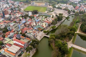 Toàn cảnh không gian quanh phố đi bộ Thành cổ Sơn Tây.
