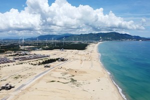 Khu du lịch biển Nhơn Lý – Cát Tiến nằm trong Khu kinh tế Nhơn Hội. 