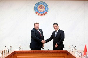 Thứ trưởng Bộ Tài chính Trần Quốc Phương tiếp Thứ trưởng Bộ Tài chính nước Cộng hòa Lithuania (Litva) Janus Kizenevic. Ảnh: Đức Minh 