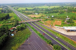 Vẫn còn gần 630.000 tỷ đồng vốn đầu tư công cần được đẩy nhanh vào các dự án. Ảnh: Đức Thanh 