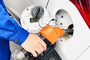 Giá bán lẻ xăng dầu từ 15 giờ chiều nay, 26/6/2025. 