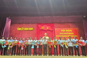 Nhiều lãnh đạo tỉnh, sở, ngành của Bình Định xin nghỉ hưu trước tuổi 