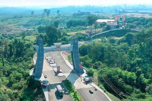 Khu kinh tế cửa khẩu quốc tế Lệ Thanh.