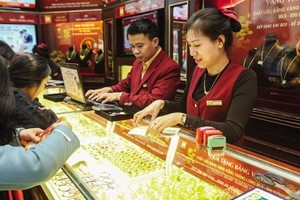 Dự thảo Nghị định sửa đổi Nghị định 24/2012/NĐ-CP sẽ xóa bỏ độc quyền vàng miếng, “cởi trói” cho thị trường vàng. Ảnh: Đức Thanh 